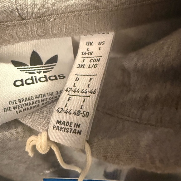 Oversized Adidas Hoodie - Picture 5 of 5